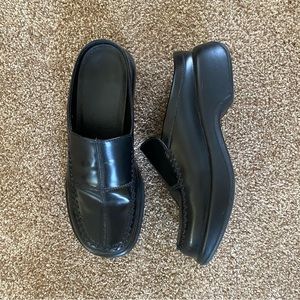 Black Dansko Slides. Woman’s Size 41.